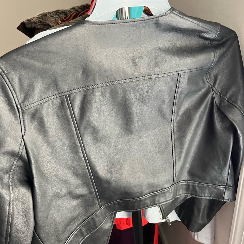 Leather Jacket - Picture 4 of 6